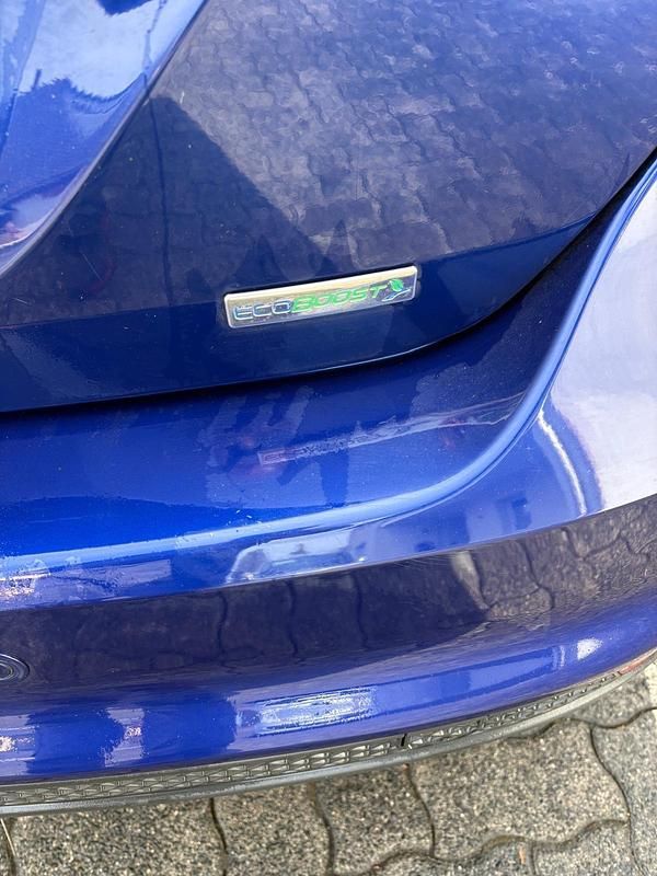 Używany Ford Focus 100 KM (73 kW) 2014 Niebieski Sedan/Limuzyna