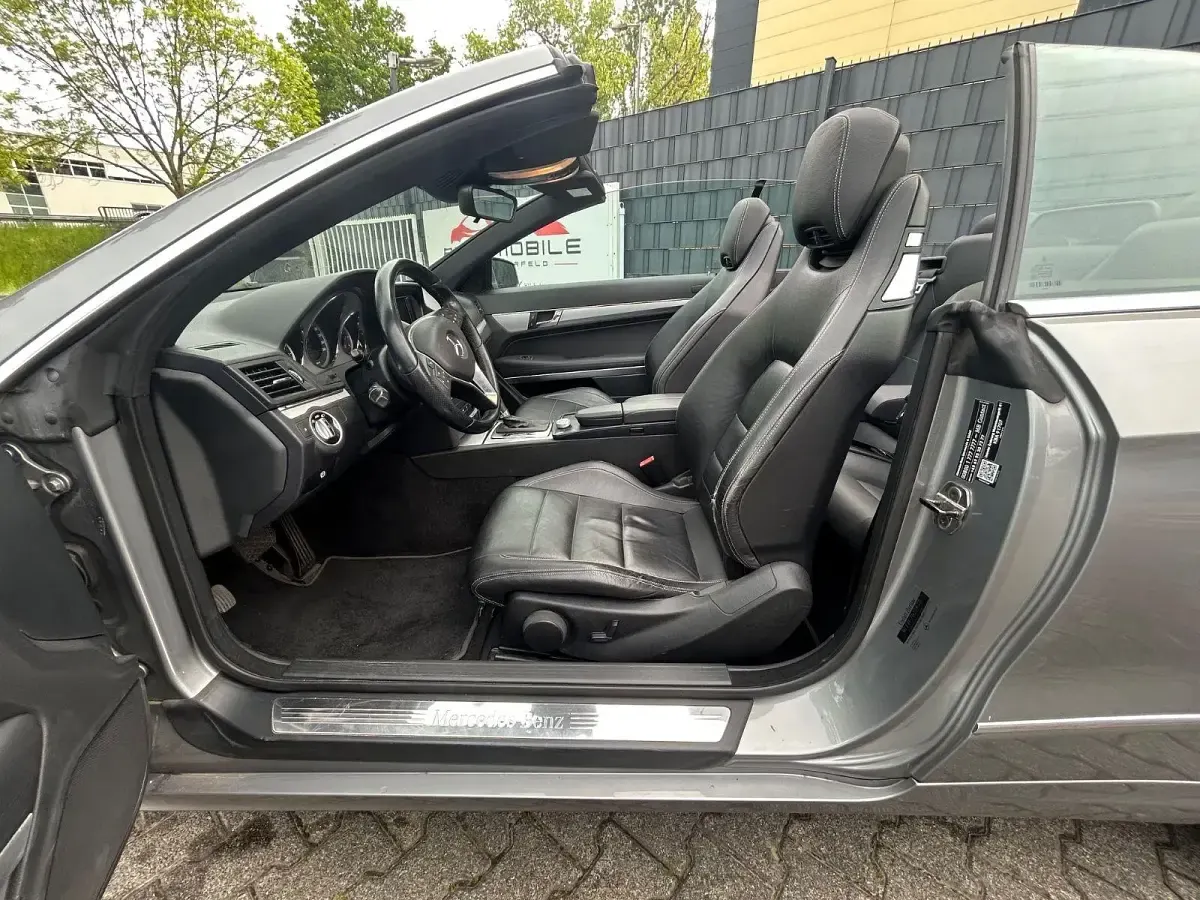 Gebraucht Mercedes E250 Avantgarde 204 PS (150 kW) 2012 Silber Cabrio