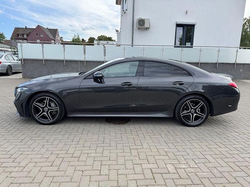 Grau Gebraucht 2023 Mercedes CLS220 AMG line Limousine | 40.900 € (Fairer Preis) - Bild 1/4