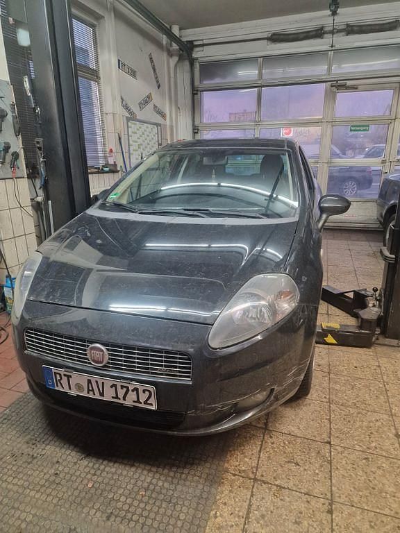 Schwarz Gebraucht 2007 Fiat Punto Sport Limousine | 1.700 € (Fairer Preis) - Bild 1/4
