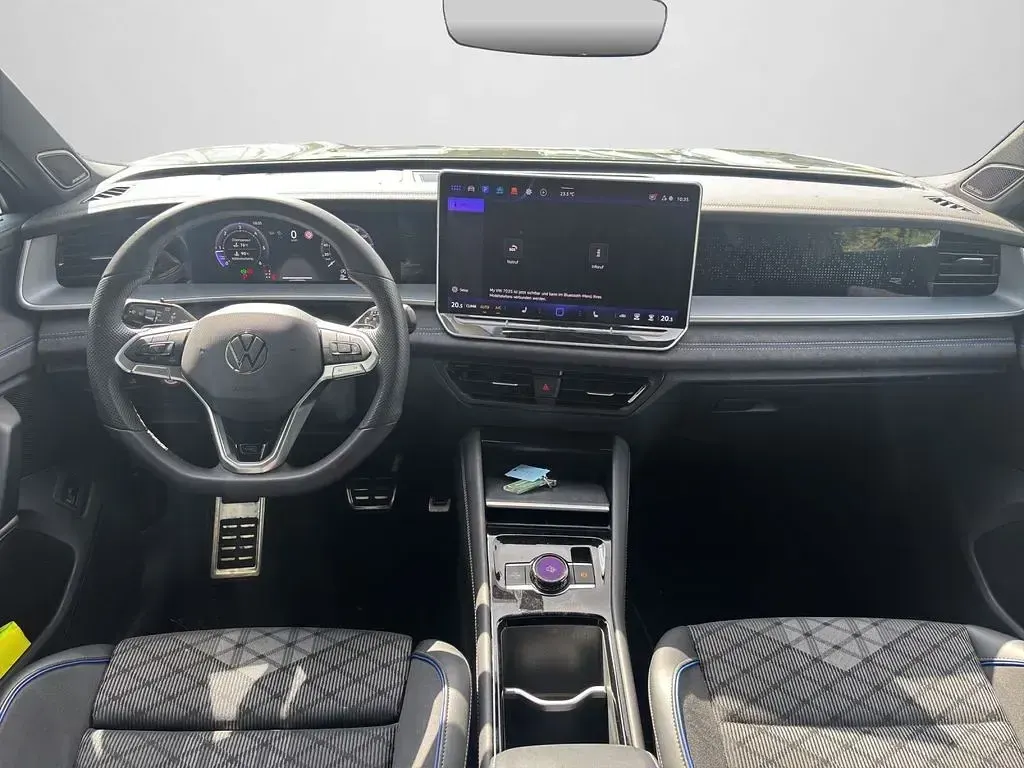 Gebraucht VW Tayron R-line 193 PS (141 kW) 2025 Cipressinogrün metallic (metallic) SUV