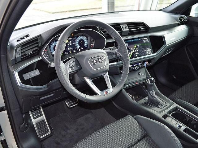 Gebraucht Audi Q3 Sportback S-Line 190 PS (139 kW) 2023 Tausilber metallic SUV