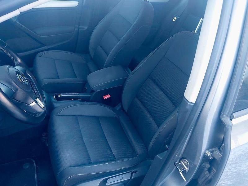 Gebraucht VW Golf VI Team 105 PS (77 kW) 2010 Grau Kleinwagen