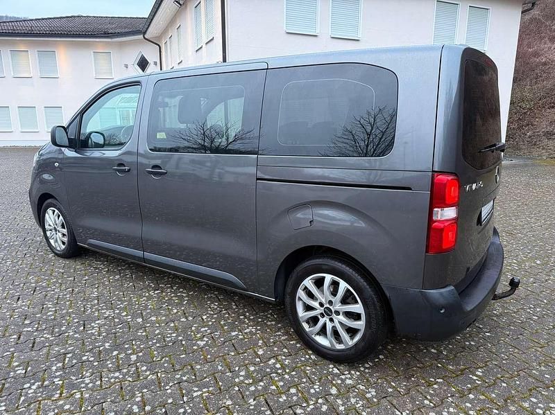 Gebraucht Opel Vivaro 150 PS (110 kW) 2020 Mondstein grau/e:vulkan grau Van / Kleinbus