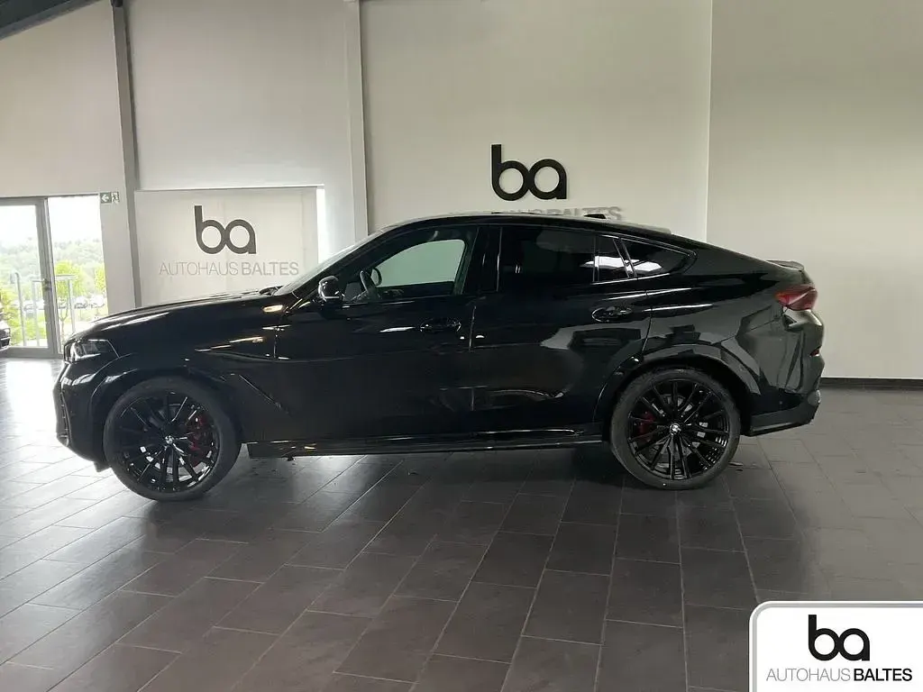 Gebraucht BMW X6 M Sport 298 PS (219 kW) 2025 Saphirschwarz met. SUV