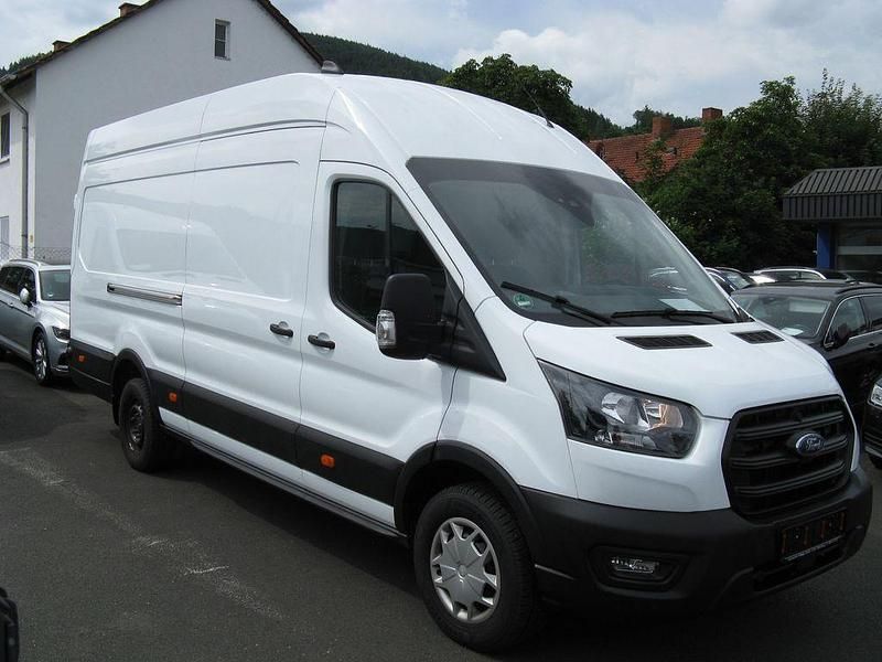 Weiß Gebraucht 2023 Ford Transit Van / Kleinbus | 28.199 € (Fairer Preis) - Bild 1/4