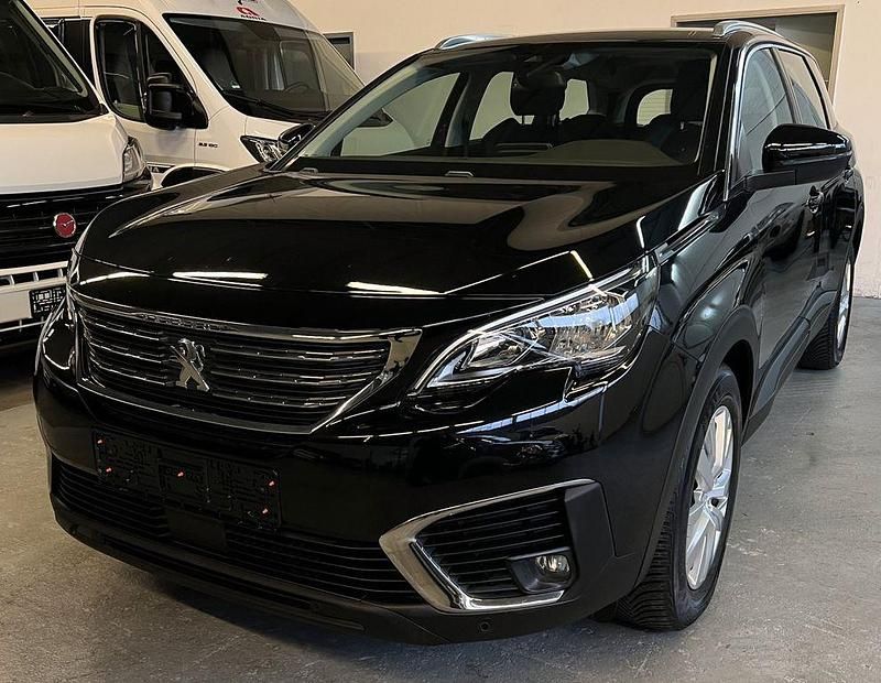 Schwarz Gebraucht 2018 Peugeot 5008 Business-Line Van / Kleinbus | 15.999 € (Superpreis) - Bild 1/4
