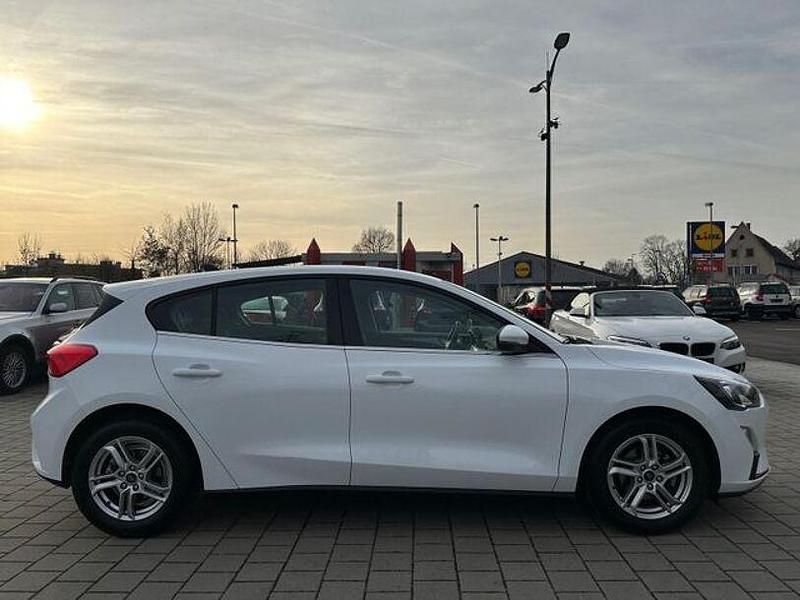 Gebraucht Ford Focus Cool & Connect 101 PS (74 kW) 2021 Weiß Limousine