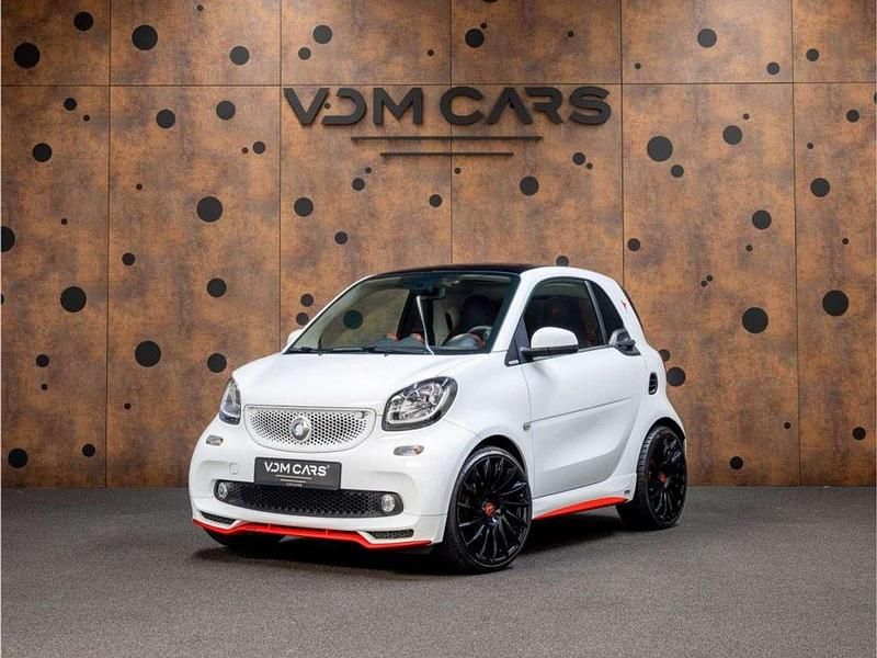 Tridionsicherheitszelle weiss Gebraucht 2017 Smart ForTwo Coupé Brabus Kleinwagen | 32.356 € - Bild 1/4