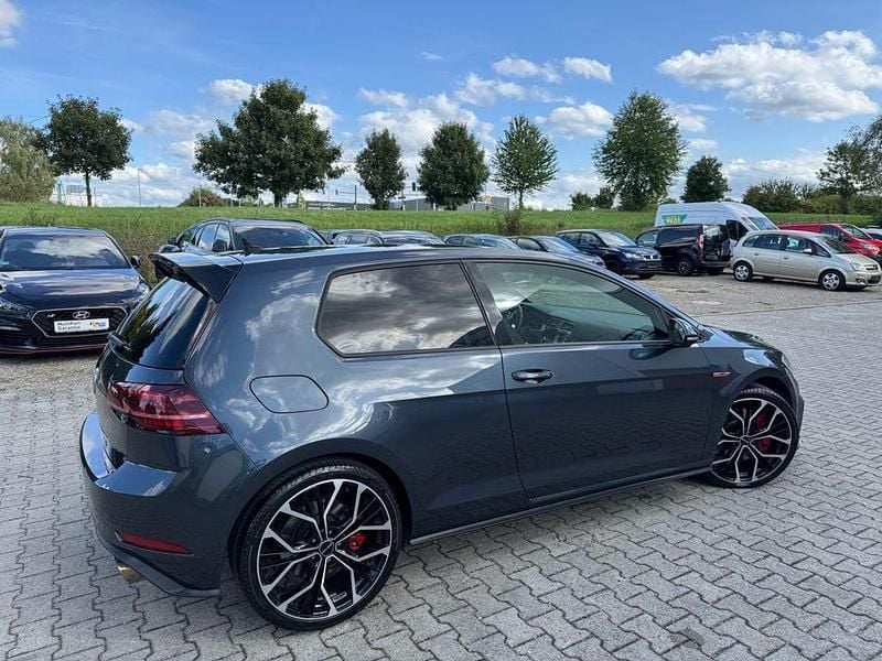 Blau Gebraucht 2017 VW Golf VII GTI Limousine | 18.790 € (Superpreis) - Bild 1/4