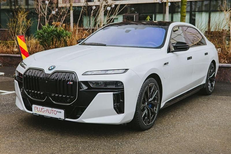 Gebraucht BMW M760e 381 PS (280 kW) 2024 Weiß Limousine