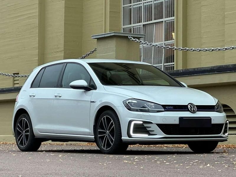 Gebraucht VW Golf VII GTE 150 PS (110 kW) 2019 Weiß Limousine