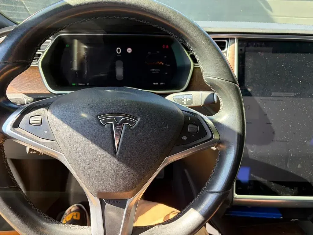 Second-hand Tesla Model S 235 kW (320 CP) 2017 Negru Hatchback