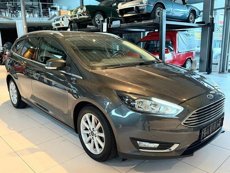 Second-hand Ford Focus Titanium 125 CP (91 kW) 2015 Gri Break