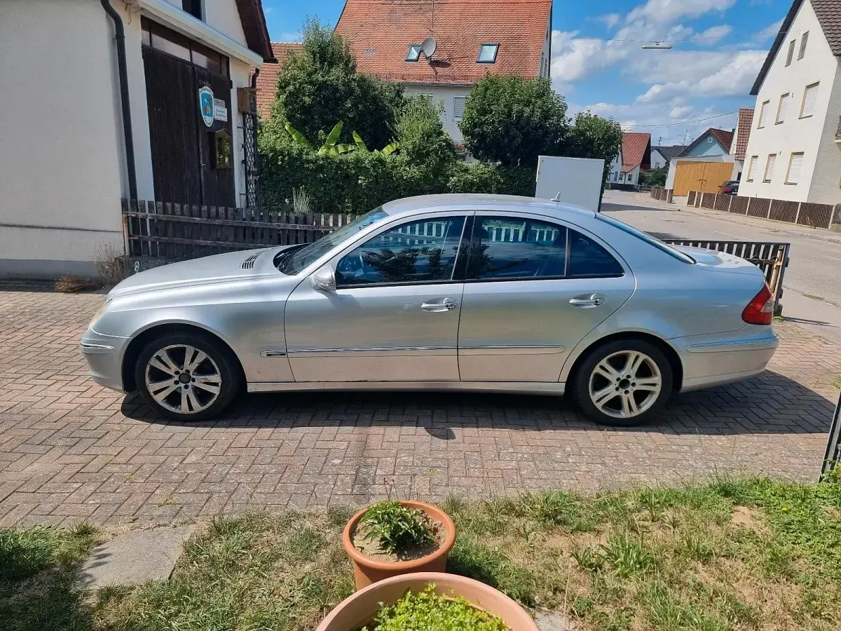 Gebraucht Mercedes E320 Avantgarde 224 PS (164 kW) 2007 Grau Limousine