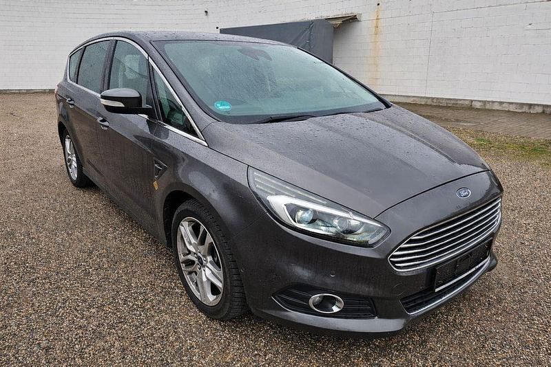 Gebraucht Ford S-MAX Titanium 209 PS (153 kW) 2015 Grau Van / Kleinbus