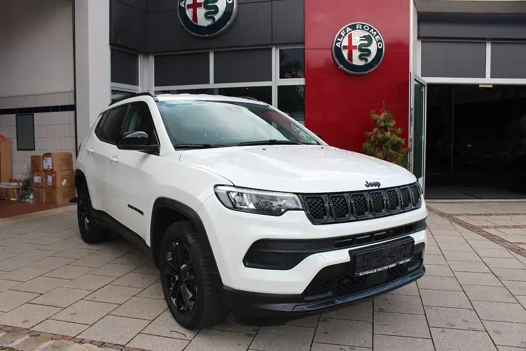 Gebraucht Jeep Compass Night Eagle 131 PS (96 kW) 2024 Weiß SUV