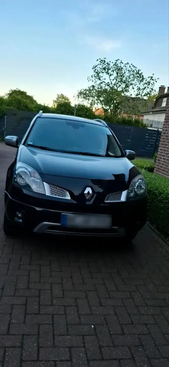 Używany Renault Koleos 150 KM (110 kW) 2011 Czarny SUV