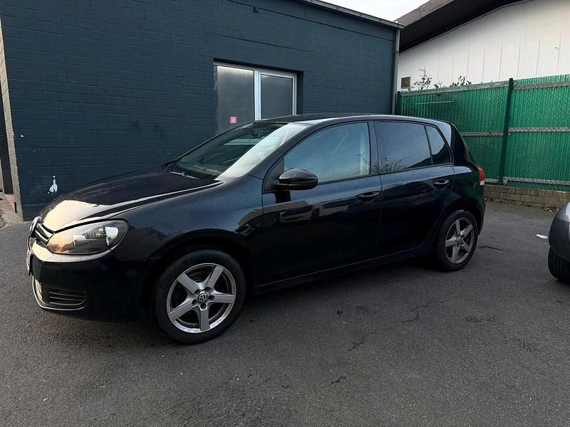 Gebraucht VW Golf VI 95 PS (69 kW) 2010 Schwarz Kleinwagen