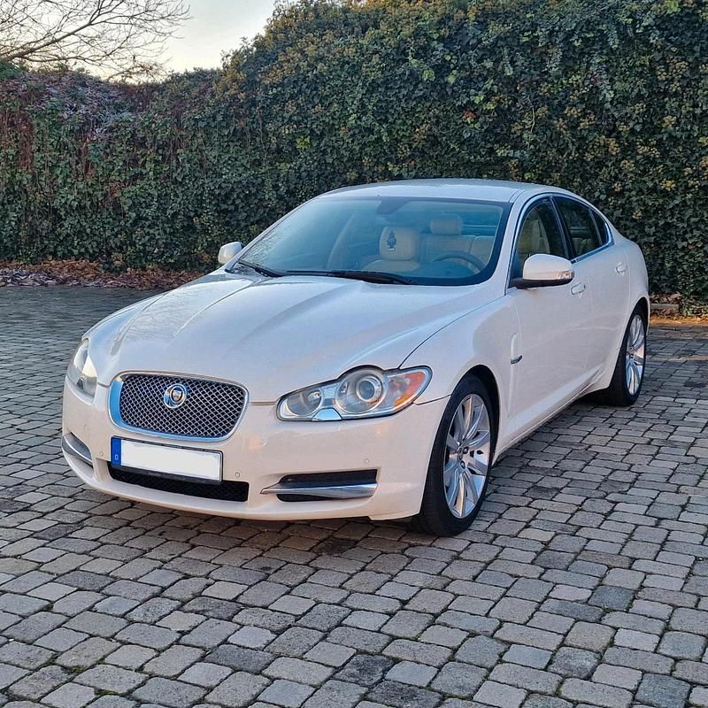Weiß Gebraucht 2009 Jaguar XF Limousine | 5.300 € (Fairer Preis) - Bild 1/4