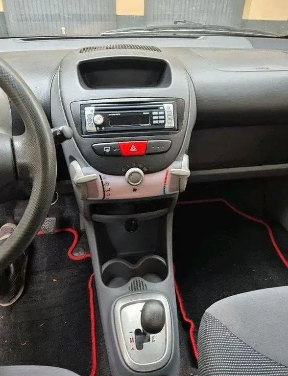 Gebraucht Peugeot 107 68 PS (50 kW) 2008 Rot Kleinwagen