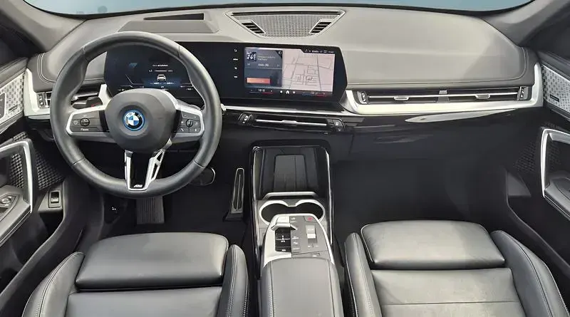 Gebraucht BMW iX1 230 kW (313 PS) 2024 Weiß SUV