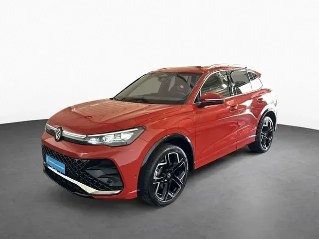 Gebraucht VW Tiguan R-line 272 PS (200 kW) 2025 Persimmon red metallic (metallic) SUV