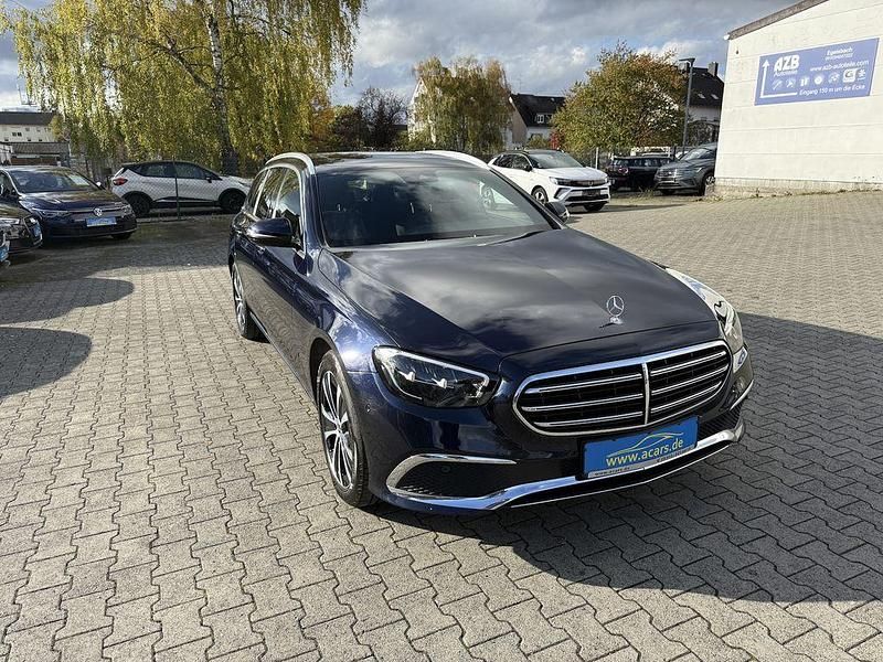Gebraucht Mercedes E300 306 PS (225 kW) 2022 Blau Kombi