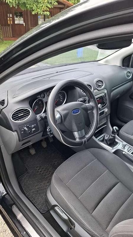 Gebraucht Ford Focus Trend 145 PS (106 kW) 2005 Kombi