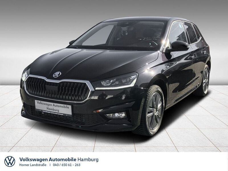 Blackmagic perleffekt (metallic) Gebraucht 2024 Skoda Fabia Selection Kleinwagen | 19.990 € (Fairer Preis) - Bild 1/4