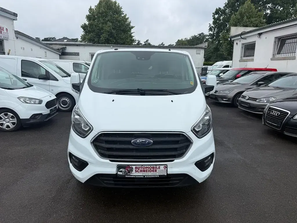 Gebraucht Ford 300 Trend 170 PS (125 kW) 2018 Weiß Van / Kleinbus