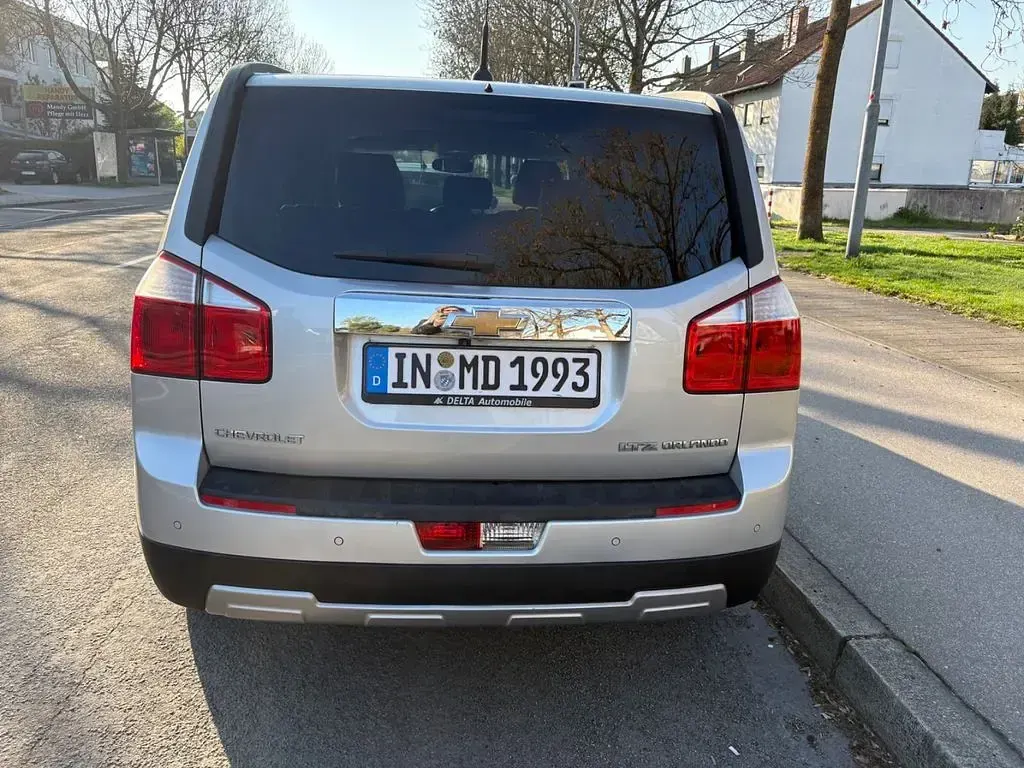 Gebraucht Chevrolet Orlando LT 163 PS (119 kW) 2012 Silber Van / Kleinbus