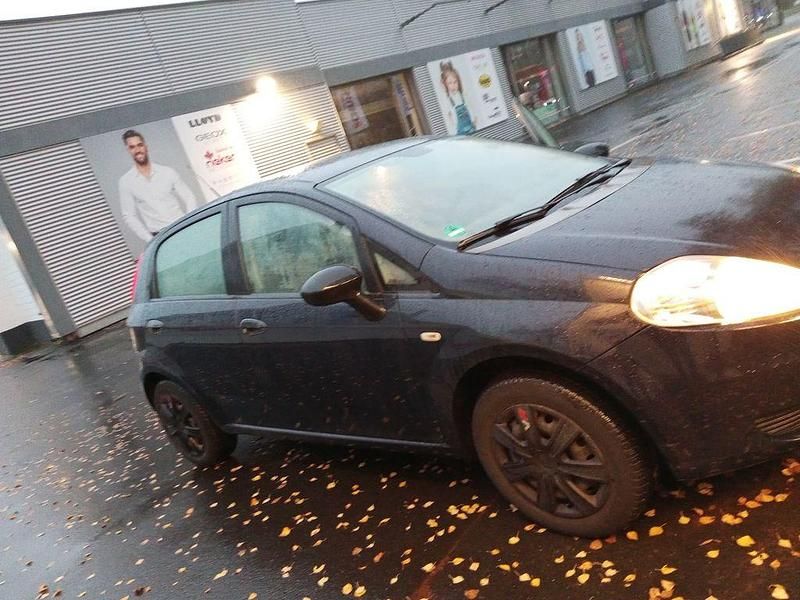 Blau Gebraucht 2006 Fiat Grande Punto Kleinwagen | 2.100 € (Fairer Preis) - Bild 1/4