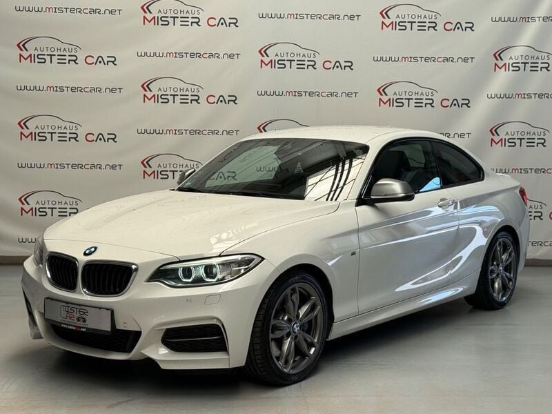 Weiß Gebraucht 2017 BMW M240 M Sport Coupé | 22.890 € (Fairer Preis) - Bild 1/4