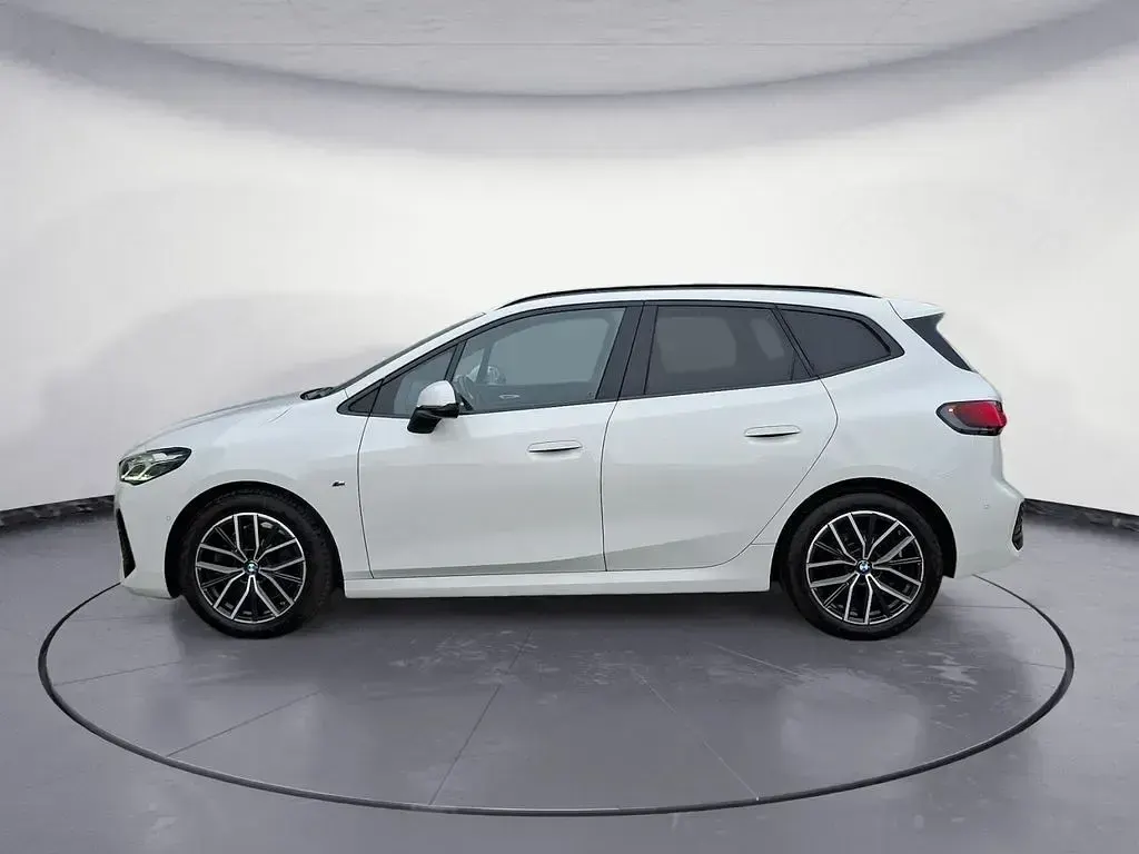 Gebraucht BMW 223 Active Tourer Performance 197 PS (144 kW) 2023 Weiß Van / Kleinbus