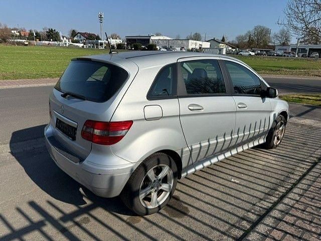 Gebraucht Mercedes B170 116 PS (85 kW) 2008 Silber Van / Kleinbus