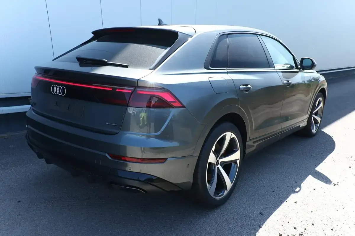Neu Audi Q8 Design 286 PS (210 kW) 2026 Daytonagrau perleffekt SUV