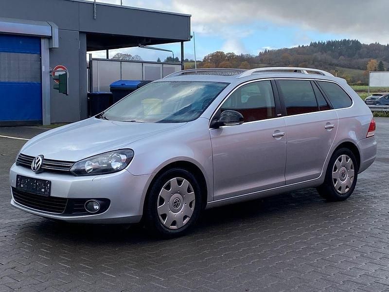 Silber Gebraucht 2012 VW Golf VI Kombi | 4.000 € (Guter Preis) - Bild 1/4