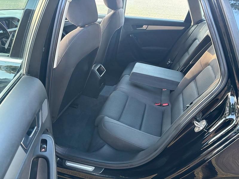 Gebraucht Audi A4 125 PS (91 kW) 2010 Schwarz Kombi