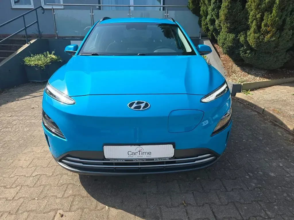 Gebraucht Hyundai Kona 100 kW (136 PS) 2022 Blau SUV