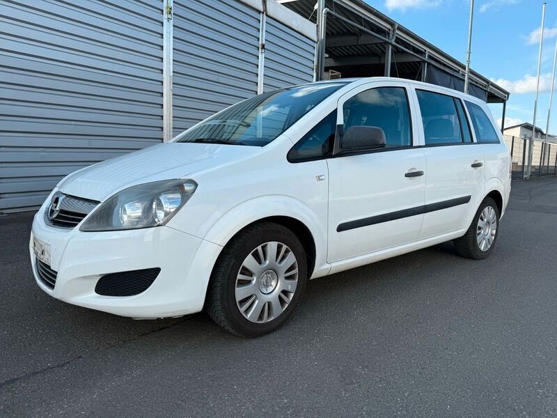Weiß Gebraucht 2009 Opel Zafira Selection Van / Kleinbus | 1.490 € (Superpreis) - Bild 1/4