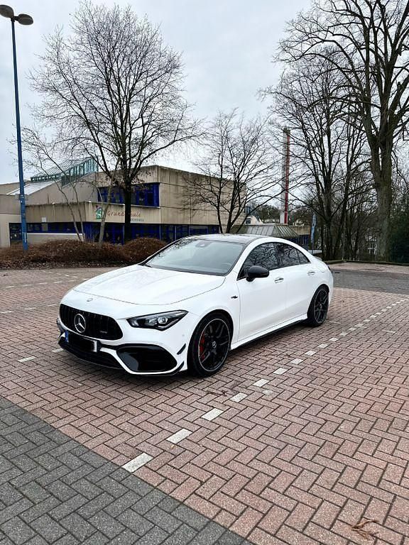 Weiß Gebraucht 2020 Mercedes CLA45 AMG AMG Limousine | 48.999 € (Etwas zu teuer) - Bild 1/4