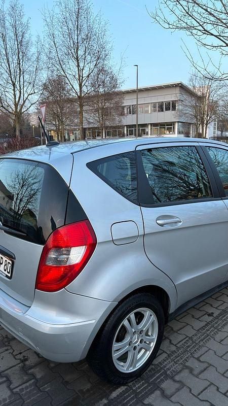 Gebraucht Mercedes A160 Elegance 95 PS (69 kW) 2011 Silber Kombi