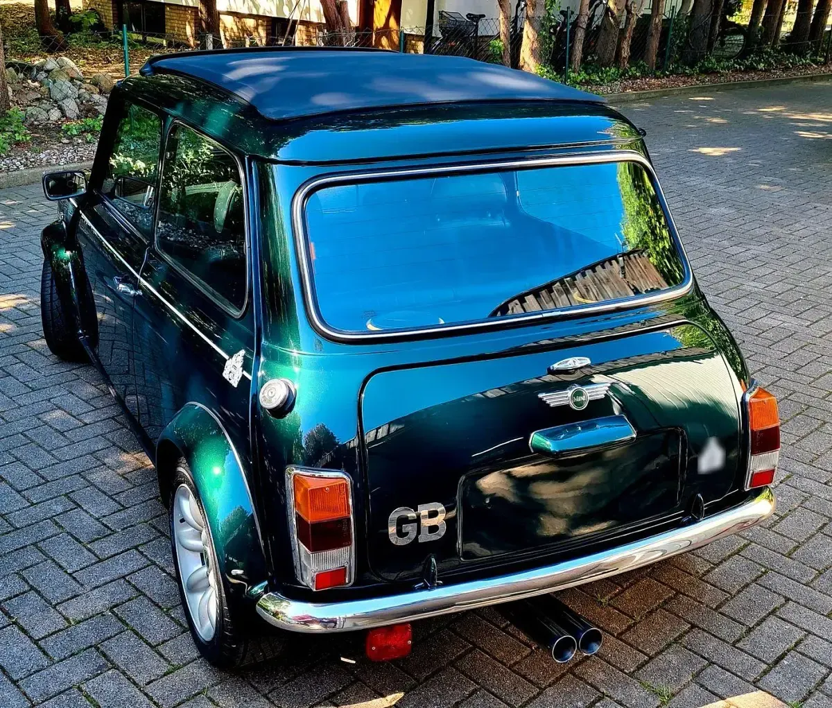 Usado Mini 1300 63 HP (46 kW) 2000 Verde Citadino