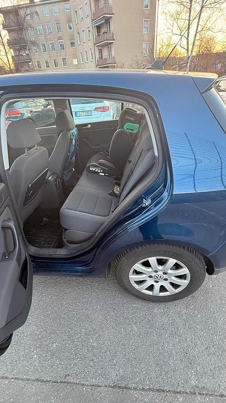 Gebraucht VW Golf VI 102 PS (75 kW) 2008 Blau Kleinwagen