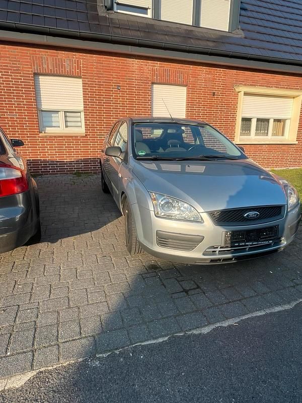 Second-hand Ford Focus 101 CP (74 kW) 2005 Argintiu Hatchback