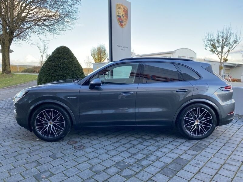 Gebraucht Porsche Cayenne 470 PS (345 kW) 2025 Quarzitgraumetallic SUV