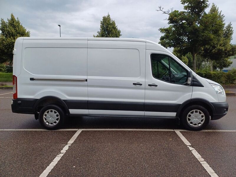 Gebraucht Ford Transit 131 PS (96 kW) 2019 Frostweiß Van / Kleinbus