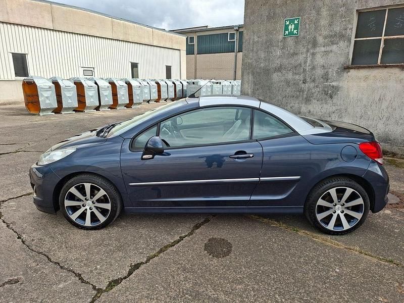Gebraucht Peugeot 207 CC 156 PS (114 kW) 2012 Blau Cabrio