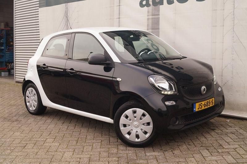 Gebraucht Smart ForFour Pure 71 PS (52 kW) 2016 Schwarz Kleinwagen